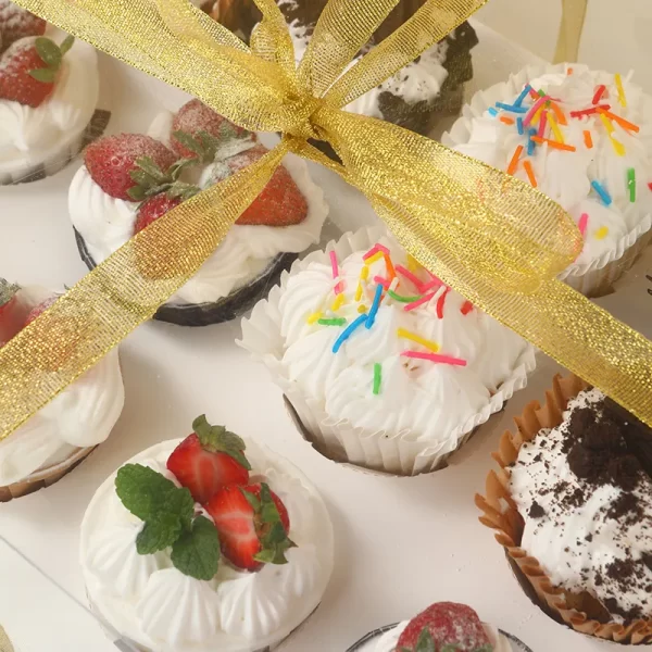 Cajas Transparentes de 12 Agujeros para Mini Cupcakes a Granel con Elegante Cinta e Insertos Blancos (3)